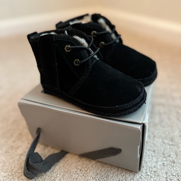 New Baby / Toddler Uggs - Picture 6 of 6